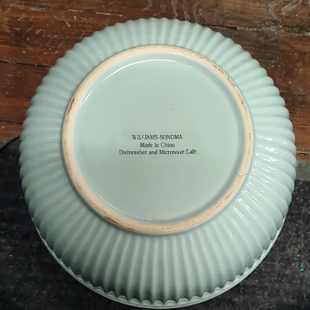 Williams Sonoma Ribbed Ceramic Bowl